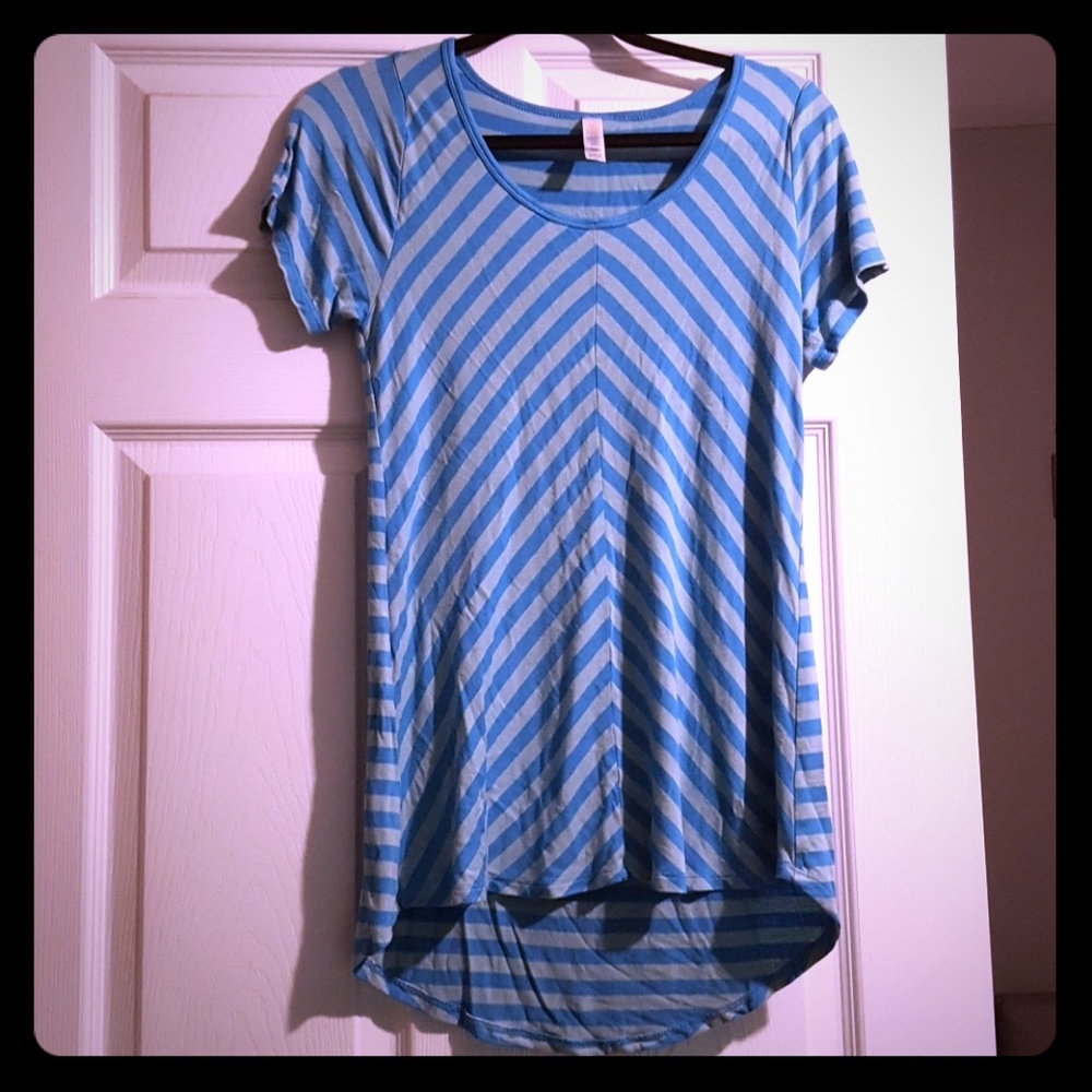 Lularoe classic tee size xs